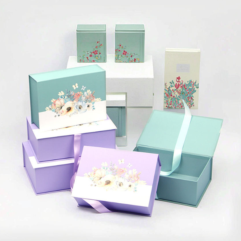 Set-up Magnetic Hinged Lid Rigid Boxes with Ribbon Matt Lamination Spot UV