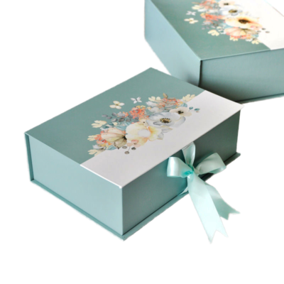 Set-up Magnetic Hinged Lid Rigid Boxes with Ribbon Matt Lamination Spot UV